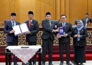 Penetapan Ranwal RPJMD Surabaya 2025-2029 berlangsung dalam rapat paripurna di Gedung DPRD Surabaya, Rabu (9/4/2025)