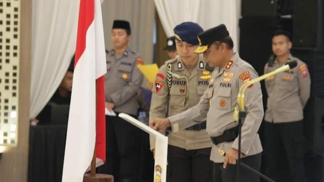 Kapolda Jawa Timur, Irjen Pol Nanang Avianto, memimpin upacara Sertijab di lingkungan Polda Jatim (dok. Hum Polda Jatim)