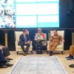 Wali Kota Eri Cahyadi saat menerima kunjungan kehormatan Duta Besar Finlandia untuk Indonesia, Pekka Kaihilahti, di Ruang Kerja Wali Kota, Senin (28/4/2025).