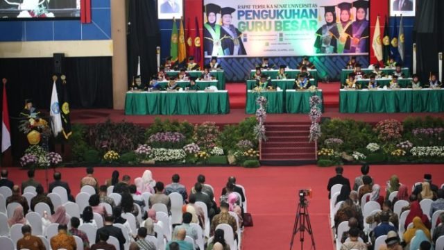 Rapat terbuka senat pengukuhan Guru Besar UPN Veteran Jawa Timur di Kota Surabaya, Sabtu (26/4/2024). (dok. UPN Veteran Jatim)