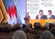 Gubernur Jawa Timur, Khofifah Indar Parawansa, membuka kegiatan Jatim Retreat 2025 di Pusdik Arhanud TNI AD Kota Batu pada 26–27 April 2025 (Foto: Kominfo Jatim)
