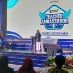 Erina Tan, Representatif Moonton Games Indonesia, dalam program Teacher Ambassador di Surabaya, Kamis, 15 Mei 2025 (Angga P/Ist)