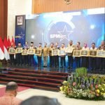 Acara penyerahan Standar Pelayanan Minimal (SPM) Awards Tahun 2025 di Jakarta, Jumat (23/5/2025) /Foto: Pemkot Surabaya