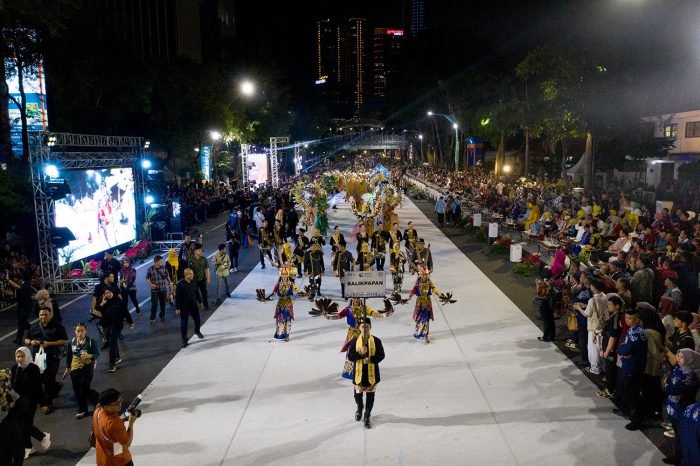 Karnaval Budaya Munas VII APEKSI 2025 di Kota Surabaya, Jumat (9/5/2025) malam.