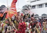 Wali Kota Surabaya Eri Cahyadi tampil mengenakan kostum tokoh legendaris Sawunggaling (Pemkot Surabaya)
