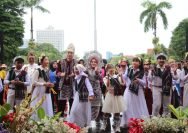 Peringatan Hari Pendidikan Nasional tahun 2025, di halaman Taman Surya, Jumat (2/5/2025).