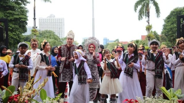 Peringatan Hari Pendidikan Nasional tahun 2025, di halaman Taman Surya, Jumat (2/5/2025).