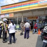 Giat penertiban juru parkir liar di Toko Modern (dok. Pemkot Surabaya)