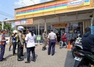 Giat penertiban juru parkir liar di Toko Modern (dok. Pemkot Surabaya)