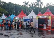 dok. Stand UMKM Surabaya dalam gelaran Ramadan Vaganza di Halaman Balai Kota Surabaya, Rabu (19/3/2025).