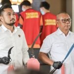Konferensi pers ungkap kasus pengeroyokan di Mapolrestabes Surabaya, Rabu (25/6/2025) (Hum-Res)