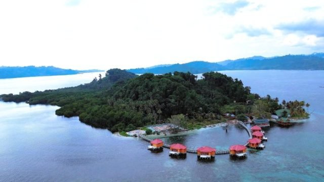 Ilustrasi: Destinasi wisata Pulau Nusa RAA di depan kota Labuha, Kabupaten Halmahera Selatan, Provinsi Maluku Utara (dok. Pemkab Halmahera Selatan)