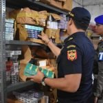 Ratusan ribu batang rokok tanpa cukai diamankan di sebuah toko wilayah Asemrowo dan Tandes Surabaya (dok. Satpol PP Surabaya)