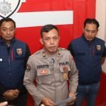 Kasi Humas Polres Pelabuhan Tanjung Perak Surabaya, Iptu Suroto, saat memberikan keterangan kepada awak media (dok. Hum-Res)