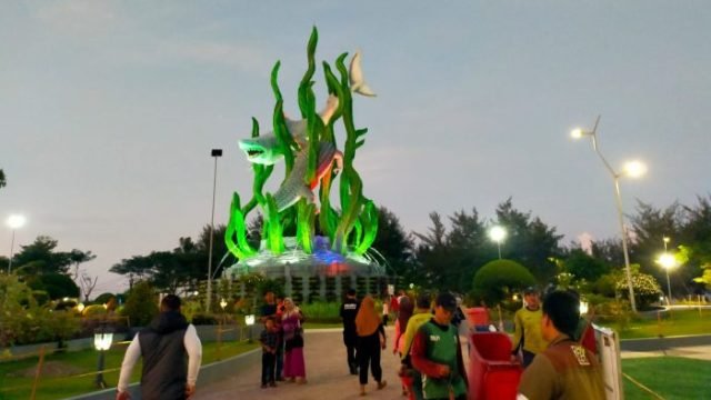 Ilustrasi: Patung Suro dan Boyo di Taman Suroboyo, Kenjeran Surabaya (dok. Surabaya Aktual)