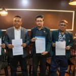 Konferensi pers bersama terkait kasus kekerasan yang menimpa dokter RSUD BDH, yang berlangsung di Surabaya, Senin (25/8/2025) (Foto: Diskominfo Surabaya)