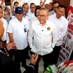Menko Pangan, Zulkifli Hasan, saat meresmikan Koperasi Merah Putih di Kelurahan Jambangan, Surabaya, Kamis (21/8/2025).