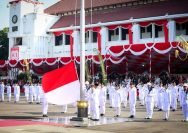 Upacara Hari Ulang Tahun (HUT) ke-80 Republik Indonesia di Halaman Balai Kota Surabaya, Minggu (17/8/2025).