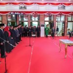 Prosesi pelantikan Sekretaris Daerah (Sekda) bersama sejumlah pejabat di Loby Lantai 2 Balai Kota Surabaya, Kamis (4/9/2025).