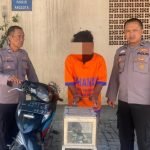 Terduga pelaku pencurian bersama barang bukti saat diamankan kepolisian (dok. Hum Tanjung Perak)