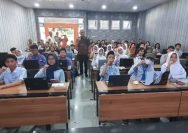 Siswa Surabaya mendapatkan pelatihan sebagai duta kecerdasan buatan atau AI dari Institut Teknologi Sepuluh Nopember (ITS), Sabtu (18/10/2025) (dok. Dispendik Surabaya)