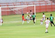 Laga perdana Liga 4 Piala Wali Kota Surabaya, Keeltjes Soccer Academy Vs Putra Surabaya, di Stadion Gelora 10 November Surabaya, Kamis (30/10/2025).