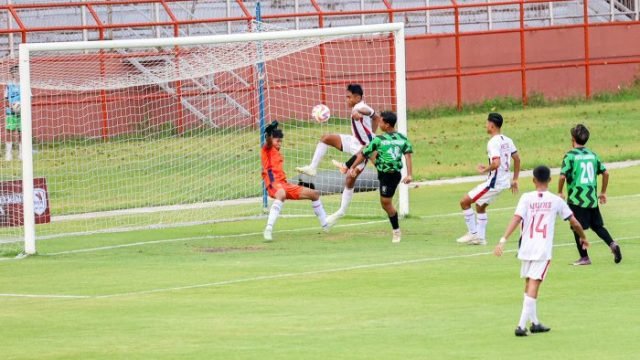 Laga perdana Liga 4 Piala Wali Kota Surabaya, Keeltjes Soccer Academy Vs Putra Surabaya, di Stadion Gelora 10 November Surabaya, Kamis (30/10/2025).