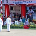 Upacara peringatan Hari Jadi ke-80 Provinsi Jawa Timur di Halaman Balai Kota, Minggu (12/10/2025).