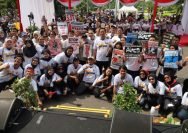 Puncak Bulan Bhakti Karang Taruna (BBKT) Kota Surabaya Tahun 2025 di Taman Surya Balai Kota Surabaya, Minggu (16/11/2025).