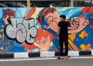 dok. Aksi vandalisme terhadap karya seni mural di Jalan Gubeng Pojok Surabaya (Sc: IG/mural.adeco)