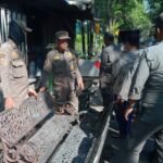 Kedua kursi yang diduga merupakan aset milik Pemkot Surabaya. (dok/Satpol PP Surabaya)