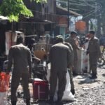 Pembongkaran bangli di Jetis Kulon, Kecamatan Wonokromo, Surabaya, Kamis (16/7/2026). Foto dok/Satpol PP Surabaya